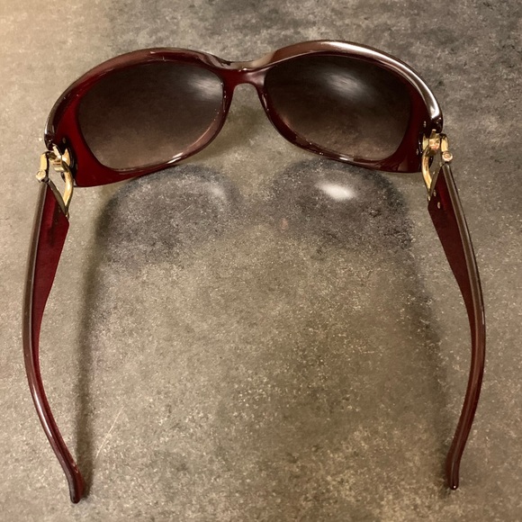 Authentic GUCCI oversized red sunglasses - Picture 4 of 7